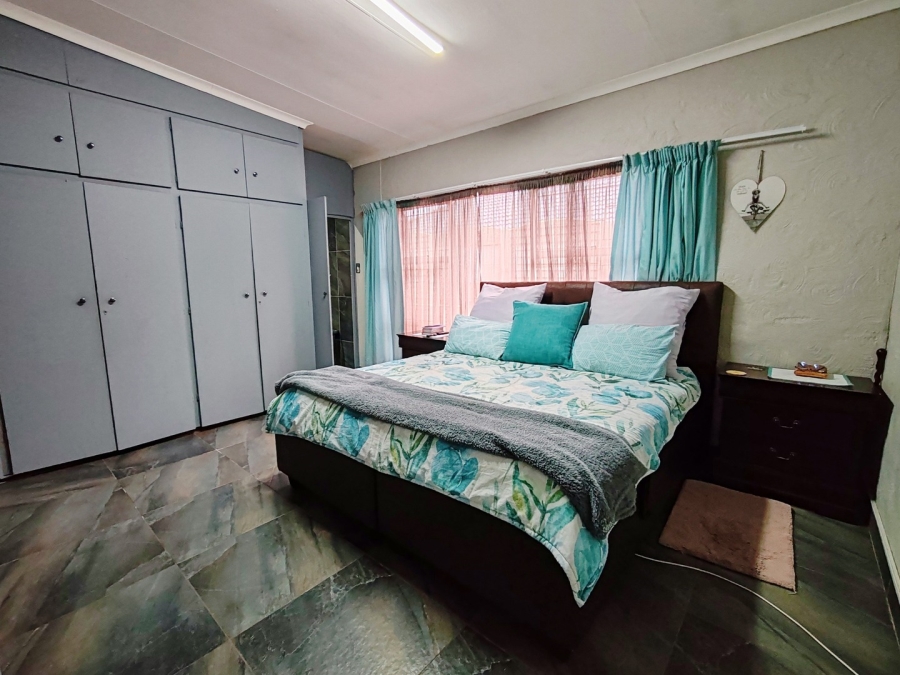 4 Bedroom Property for Sale in Potchefstroom North West